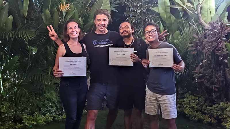 Graduates of Acropora ID Diver course in Bali