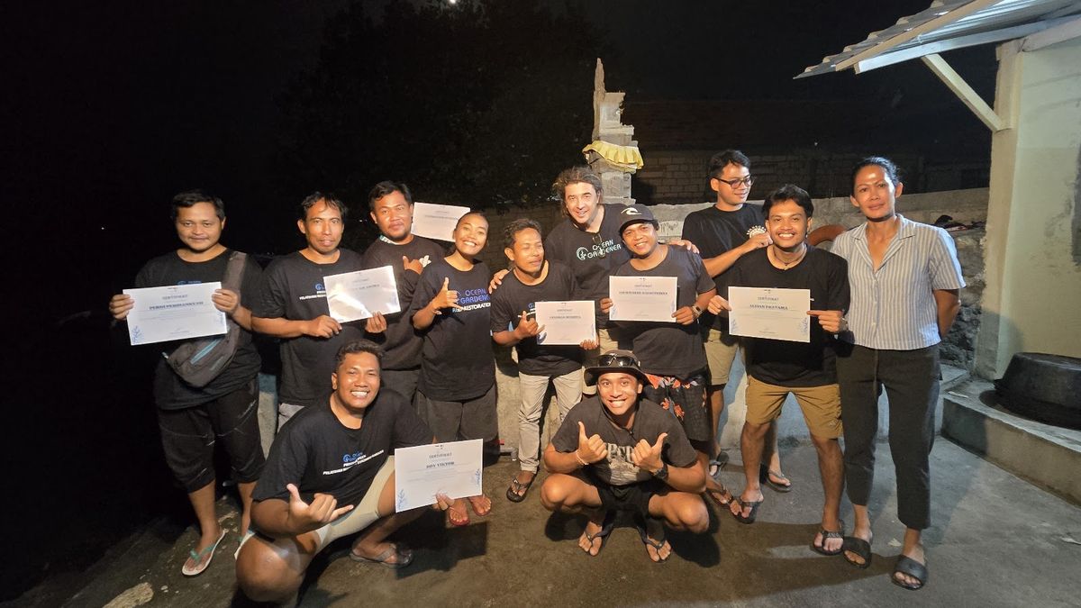 Certification ceremony for Ocean Gardener's first TFCCA coral restoration training batch, Ped, Bali